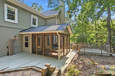 Exterior - 7050 Mariners Ct, Fort Mill, SC 29708 photo 6 of 10