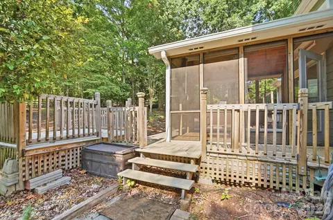 Exterior - 7050 Mariners Ct, Fort Mill, SC 29708 photo 8 of 10