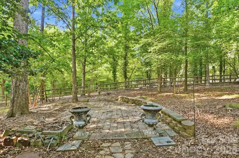 Exterior - 7050 Mariners Ct, Fort Mill, SC 29708 photo 9 of 10