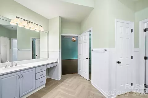 Bath - 7050 Mariners Ct, Fort Mill, SC 29708 photo 4 of 5