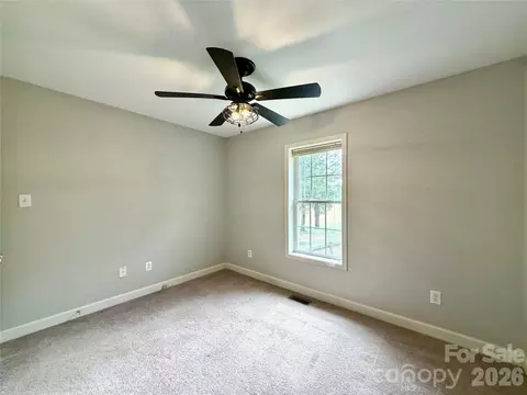 Bedroom - 1027 Tabor Rd, Olin, NC 28660 photo 4 of 7
