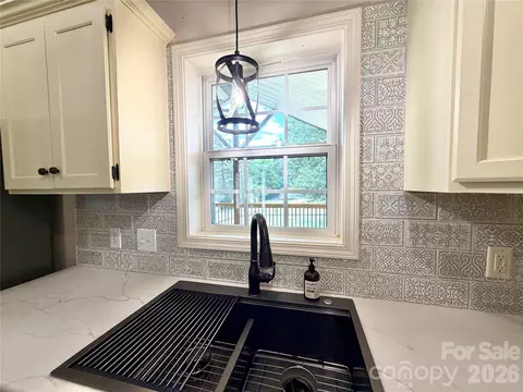 Kitchen - 1027 Tabor Rd, Olin, NC 28660 photo 4 of 5