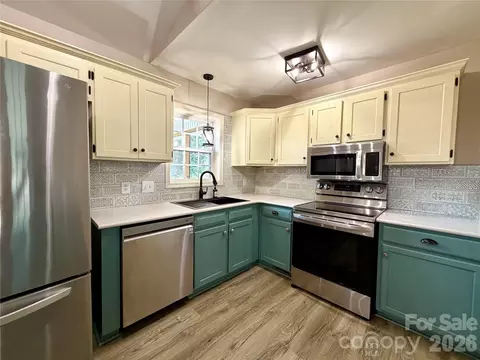 Kitchen - 1027 Tabor Rd, Olin, NC 28660 photo 1 of 5