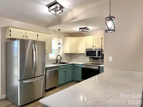 Kitchen - 1027 Tabor Rd, Olin, NC 28660 photo 3 of 5