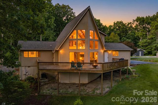198 Hickory Hill Cir, Spruce Pine, NC 28777
