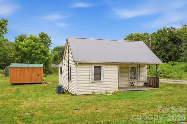 43 N Highland Ave, Granite Falls, NC 28630