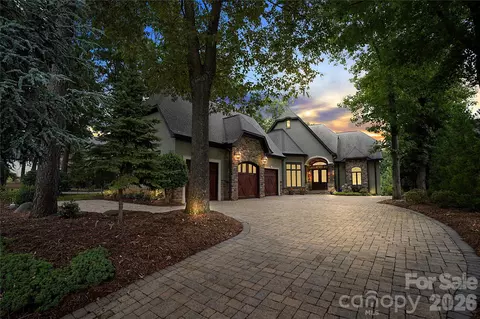 3255 Lake Pointe Dr, Belmont, NC 28012