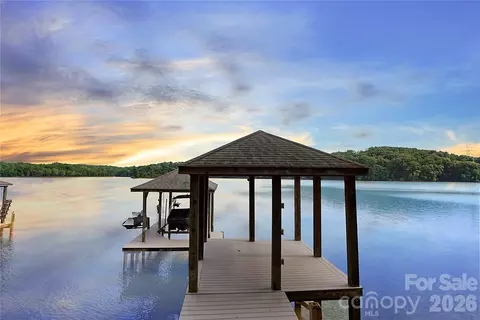 3255 Lake Pointe Dr, Belmont, NC 28012