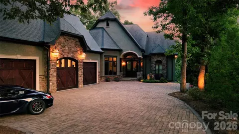 3255 Lake Pointe Dr, Belmont, NC 28012