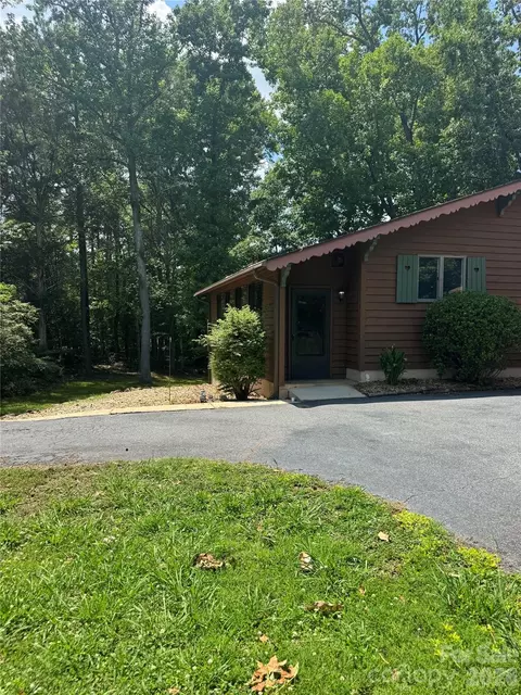8718 Karibuni Dr, Waxhaw, NC 28173