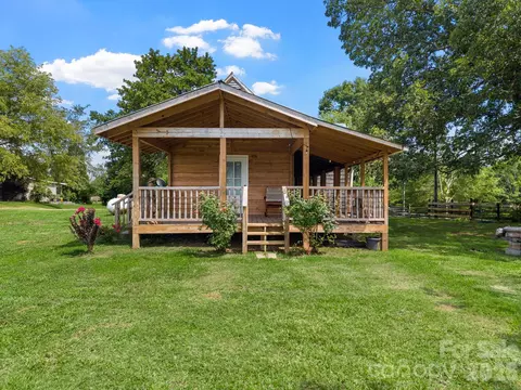 Exterior - 232 Blue Mountain Ln, Tryon, NC 28782 photo 3 of 7