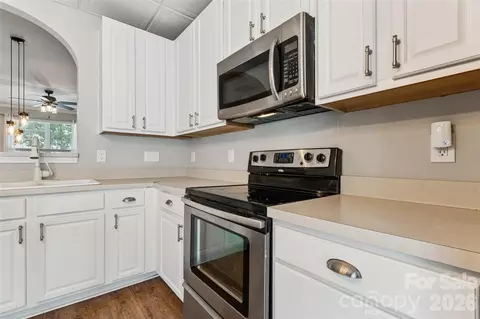 Kitchen - 302 Tinderbox Ln, Fort Mill, SC 29708 photo 3 of 3
