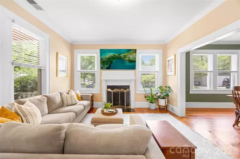Living - 218 Winburn St, Monroe, NC 28112 photo 2 of 3