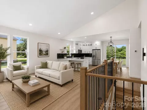 27 Klimovych Rd, Hendersonville, NC 28792