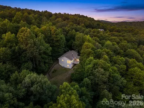 130 High Rock Acres Dr, Black Mountain, NC 28711