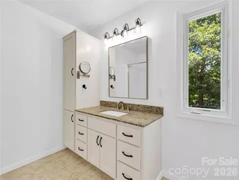 Bath - 711 Meadow Crest Rd, Tryon, NC 28782 photo 1 of 2