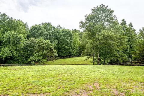 Exterior - 711 Meadow Crest Rd, Tryon, NC 28782 photo 2 of 8