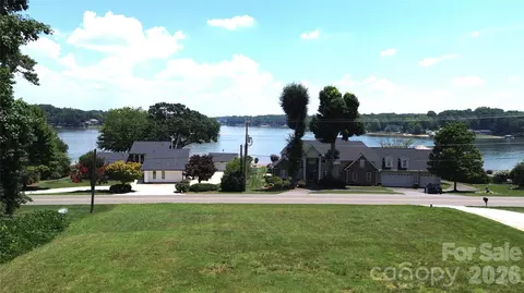182 Wilson Lake Rd, Mooresville, NC 28117