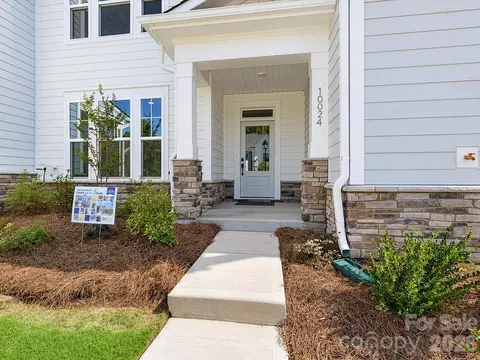 10024 Mamillion Dr, Huntersville, NC 28078