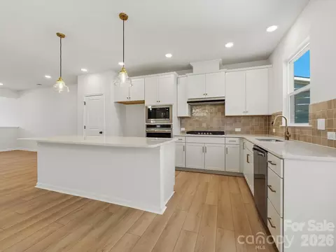 10024 Mamillion Dr, Huntersville, NC 28078