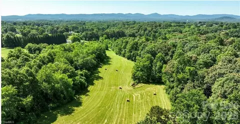 826 Suncrest Orchard Rd, North Wilkesboro, NC 28659