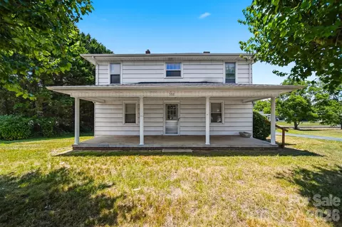 592 Main St, Hudson, NC 28638