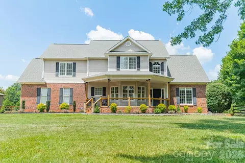 151 Turnberry Ln, Mooresville, NC 28117