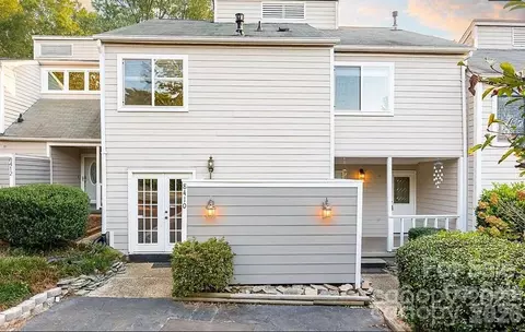 8410 Cricket Lake Dr, Charlotte, NC 28277