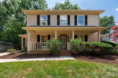 9112 Winter Moss Ct, Charlotte, NC 28227