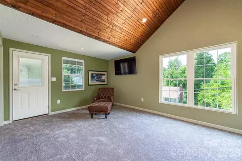 Living - 65 Walnut St, Marion, NC 28752 photo 3 of 4