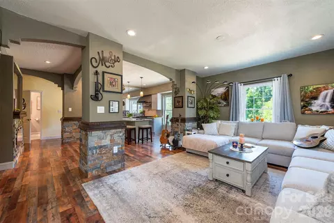 Living - 65 Walnut St, Marion, NC 28752 photo 1 of 4