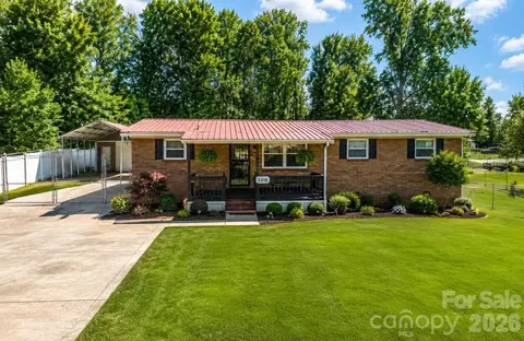2410 Juniper Dr, Charlotte, NC 28269