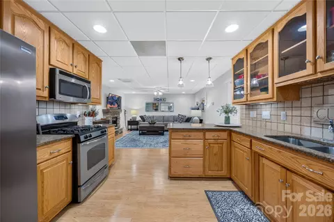 Kitchen - 6998 Ridgeway Rd, Stanley, NC 28164 photo 5 of 6