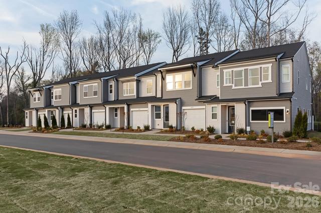 6041 Longar Ln, Charlotte, NC 28269