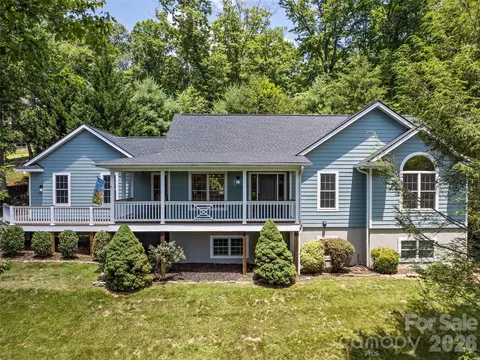 4 Leisure Wood Dr, Canton, NC 28716