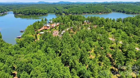 2071 Ellingwood Pt, Connelly Springs, NC 28612