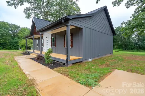 Exterior - 3916 E Maiden Rd, Maiden, NC 28650 photo 3 of 8