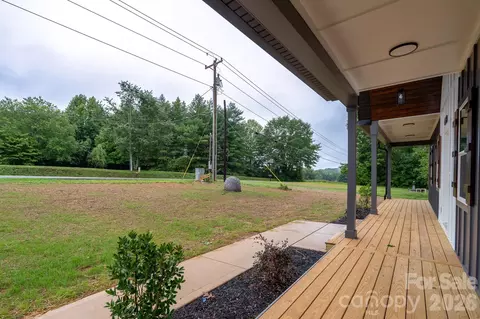 Exterior - 3916 E Maiden Rd, Maiden, NC 28650 photo 6 of 8