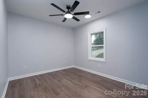 Bedroom - 3916 E Maiden Rd, Maiden, NC 28650 photo 2 of 5