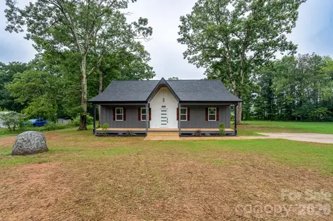 Exterior - 3916 E Maiden Rd, Maiden, NC 28650 photo 4 of 8