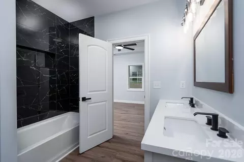 Bath - 3916 E Maiden Rd, Maiden, NC 28650 photo 2 of 4