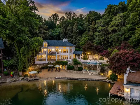 454 Cutaway Rd, Lake Lure, NC 28746