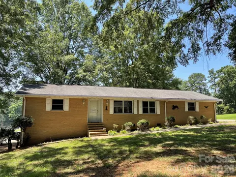 920 Page St, Mount Pleasant, NC 28124