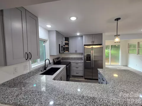 Kitchen - 61 Wright Ln, Brevard, NC 28712 photo 4 of 5