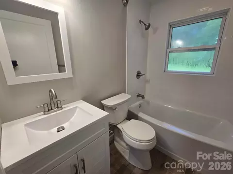 Bath - 61 Wright Ln, Brevard, NC 28712 photo 1 of 2