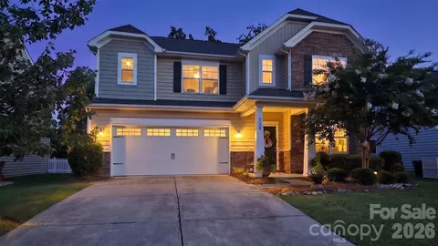 1005 Wainscott Dr, Waxhaw, NC 28173
