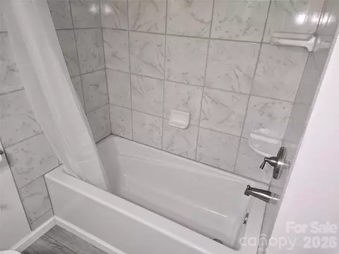 Bath - 1108 2nd Se St SE, Conover, NC 28613 photo 3 of 3