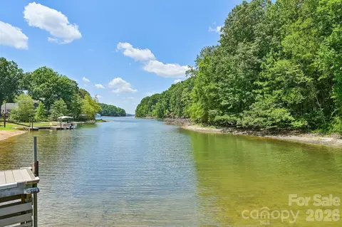 View/Area - 20524 Harbor View Dr, Cornelius, NC 28031 photo 2 of 2