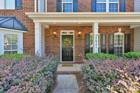 Exterior - 20524 Harbor View Dr, Cornelius, NC 28031 photo 2 of 5
