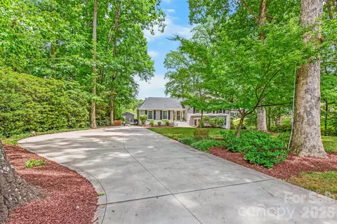 175 Woodstream Cir, Mooresville, NC 28117